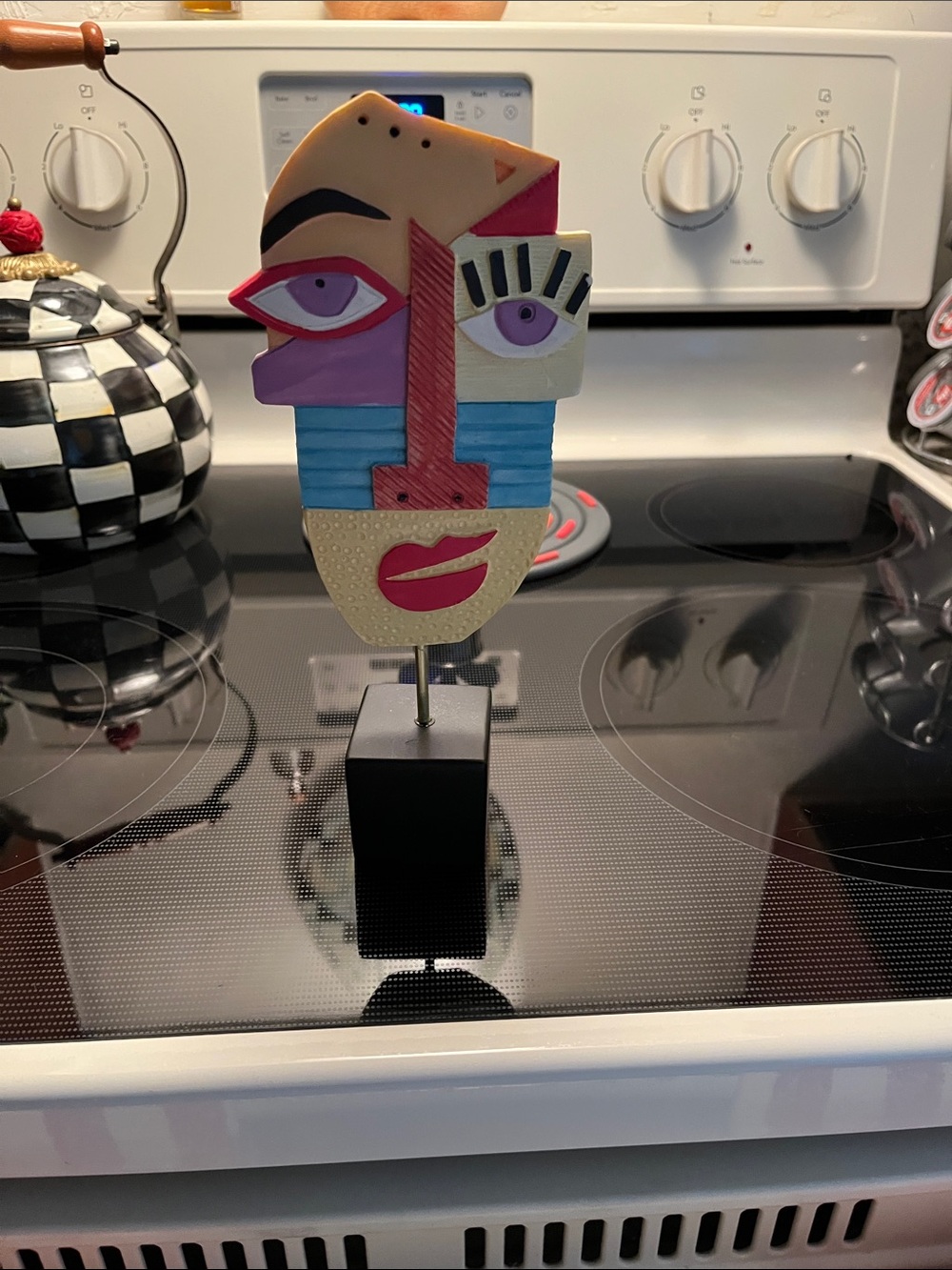 Abstract Colorblock Face Sculpture - Vibrant Decorative Accent